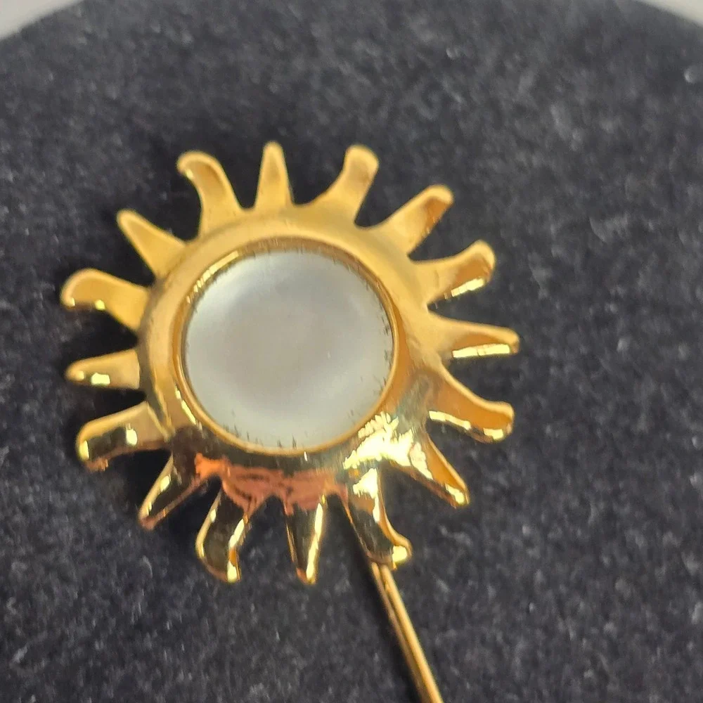 Smithsonian Avon 1996 Juliette Swallow Brooch & Mother of Pearl Sun Stick Pin